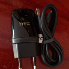INCARCATOR HTC M8 ORIGINAL + CABLU DE DATE INCARCATOR USB ORIGINAL