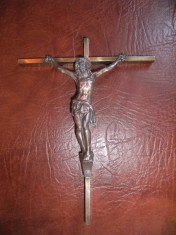 Crucifix din alama foto