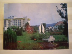 ROMANIA - COVASNA - VEDERE DIN PARC - CIRCULATA , TIMBRATA .