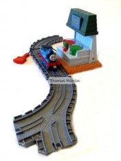 SODOR PAINT STATION SET Thomas And Friends Take Along - include locomotiva Thomas cu magnet - ( transport gratuit la plata in avans ) foto