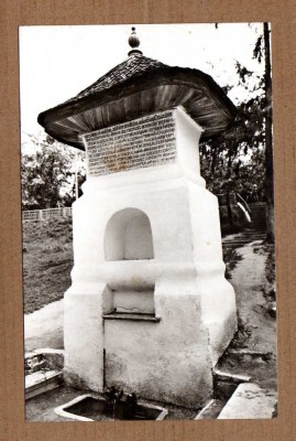 CURTEA DE ARGES FANTANA MESTERULUI MANOLE APROX 1965 foto