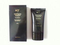 fond de ten No 7 Intelligent Colour Foundation foto