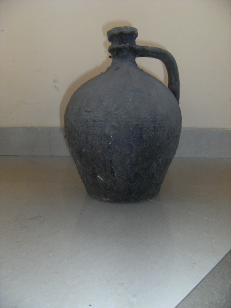Ulcior foarte vechi (carceag) din ceramica,din zona Banatului,33 cm  inaltime | arhiva Okazii.ro
