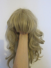 Peruca par sintetic / artificial, cu breton, blond, stare buna, lungime 56 cm - ASPECT PAR NATURAL!!!! foto