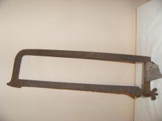 Fierastrau foarte vechi, firiz cu maner de lemn, dimensiuni 44x11 cm foto