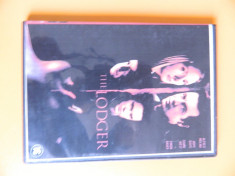 THE LODGER (2009) - CU: SIMON BAKER SI ALFRED MOLINA - DVD DE COLECTIE - SUBTITRAT IN ROMANA foto