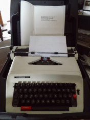 masina de scris sanie mare foto