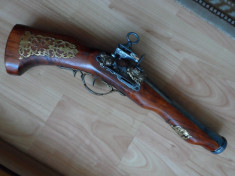 Pusca, pistolet cu cremene, model trombon, replica de panoplie, sec.XVII-XVIII foto