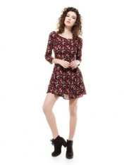 Rochie in clos Bershka maneci 3/4 foto