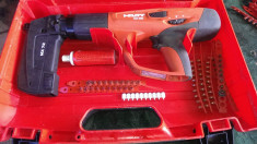 Sistem Hilti de implantat cuie si bolturi cu pistolul cu capse DX 460 foto