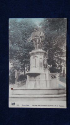 Bruxelles - Statuie a contilor d&amp;#039;Egmont - Vedere circulata foto