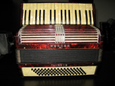 Vind acordeon Hohner Tango II B acordat 870 de HZ,impecabil foto