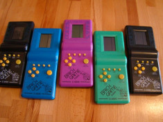 Joc Tetris clasic, 9999 in 1 jocuri clasice de tetris, masini, tank, joc NOU pentru orice varsta, Brick game + cadou : baterii. foto
