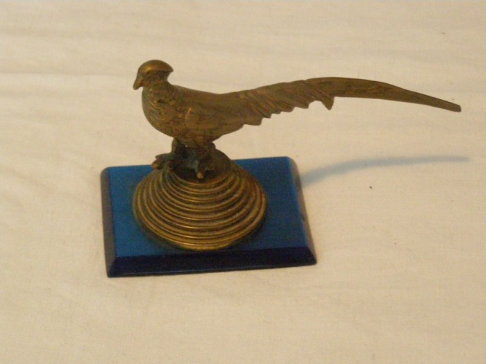 statuie paun