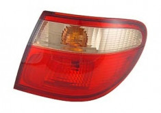 Lampa spate Nissan Almera berlina spre exterior foto