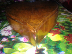 cutie de bijuterii din lemn,in forma de inima .din nuc.reducere foto