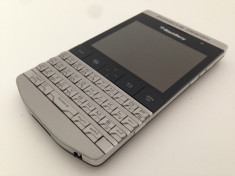 BLACKBERRY PORSCHE DESIGN P9981 Dark Platinum stare foarte buna , necodat , PACHET COMPLET ! Foto. REALE ! foto