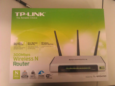 TP-LINK ROUTER 4 PORTURI WIRELESS 300MBPS 3 ANTENE DETASABIL TL-WR941ND foto