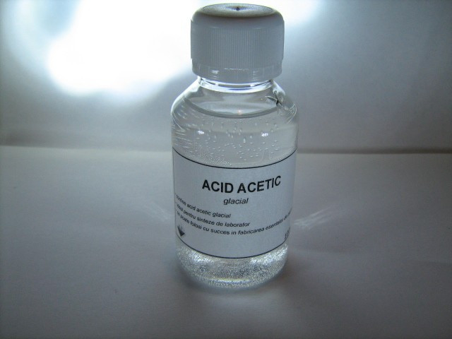 ACID ACETIC glacial. Ideal pentru fabricarea esentelor de PARFUM