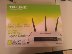 TP-LINK ROUTER 4 PORTURI WIRELESS 300MBPS 3T3 TL-WR1043ND foto