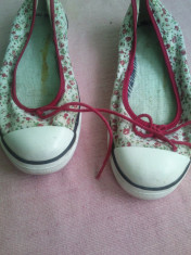 Tenesi Converse All Star,gen espadrile,originali,marimea 38,24,5 cm int,model floral,ieftini. foto