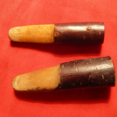 2 Tigarete vechi din lemn de cires , diametre int. = 1,6cm si 9mm