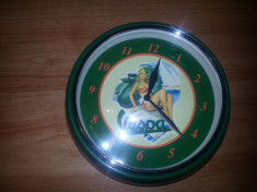 Ceas de perete Vespa cu rama metalica produs original Vespa Vespa Wall Clock - Lady Greenmecanism quartz cu baterie 0100 foto