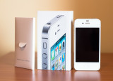 Vand iPhone 4S 16GB White + Husa + Dual Fit Armbrand, Alb, Smartphone