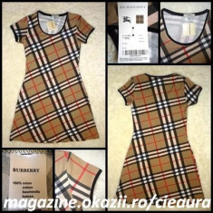 ROCHIE MANECA SCURTA BURBERRY LONDON IMPRIMEU FOND MARO 100% BUMBAC foto