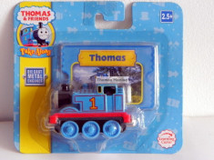 Take Along cu magnet - Thomas and Friends trenulet - THOMAS locomotiva albastra cu nr. 1 ( transport 2.6 RON la plata in avans ) - NOU / DE COLECTIE foto