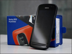 Nokia 808 PureView Nou in cutia originala cu toate accesoriile + Card 16Gb foto