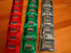 Prezervative DUREX, 3 variante, 1 prezervativ 0.95 lei; 10 prezervative 9 lei. foto