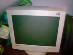 Monitor Samsung - SyncMaster 753 DFX - 17 inch foto