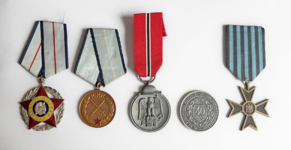 Lot 5 decoratii medalii, include Winterschlacht im Osten 1941/42 nazista  vultur svastica oferita pe frontul de est in al doilea razboi mondial |  arhiva Okazii.ro
