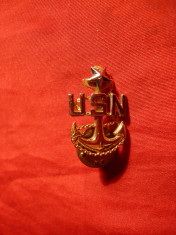 Insigna Militara Navala SUA - USNavy ,metal aurit si argintat ,h= 3 cm foto