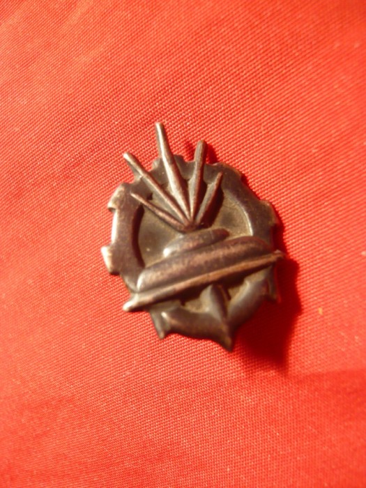 Insigna militara Genisti -Polonia ,executie-Poznan ,h= 2,2 cm