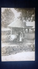 Campulung - Taranca in costum popular la fantana - cenzurata, circulata 1945 foto