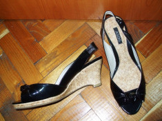 NOU Sandale elegante Pantofi negri lac varf decupat platforma bej pluta 39 ASOS foto