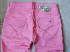 Pantaloni 3/4 Tommy Hilfiger - somon- dama 26 foto