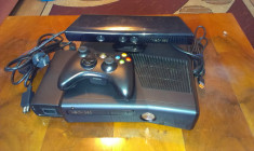 Vand Xbox360 Slim cu 1 maneta wireless si alimentator foto