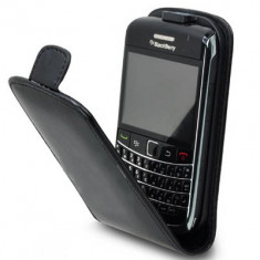 husa neagra piele flip Blackberry 9700 foto