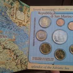 Set 8 monede euro 2005 San Marino Euro+o moneda din argint in interiorul setului