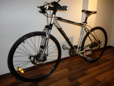 Bicicleta Trek 7300 cadru de aluminiu, 24 viteze, frane pe disc. foto