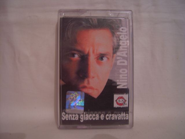 Vand caseta audio Nino D Angelo-Senza giacca e cravatta , originala ! foto mare Vand caseta audio Nino D Angelo-Senza giacca e cravatta , originala ! foto mare