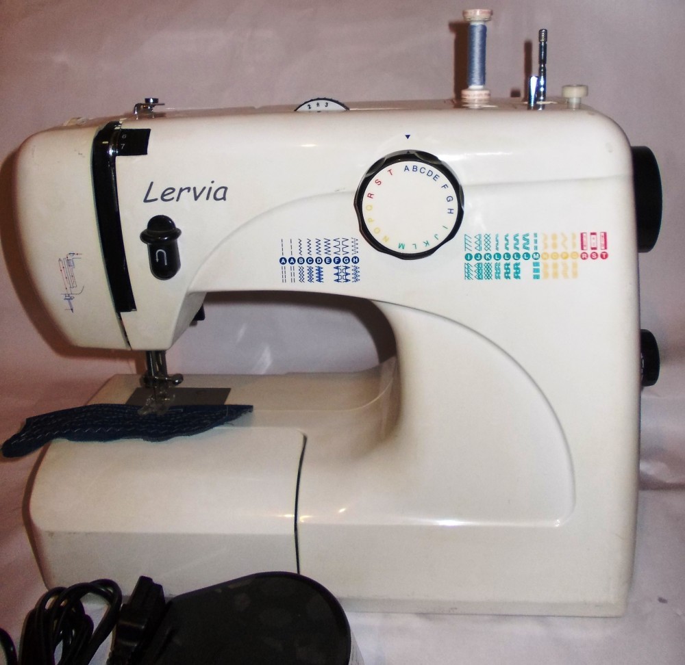 Masina de cusut electrica Lervia KH 4000 diverse operatii cusut/ brodat