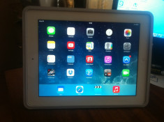 Vand/Schimb IPAD 4 + 4g 16 Gb, Alb, impecabil foto