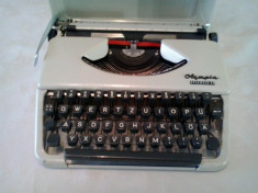 Masina de scris portabila: Olympia Splendid 33 foto