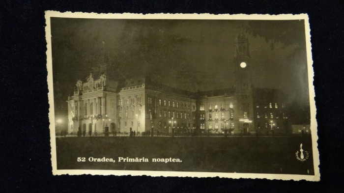 Vedere Oradea - Primaria noaptea-Interbelica-Tiparit oblic pe verso