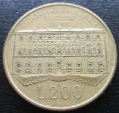 (262) ITALIA 200 LIRE 1990 foto