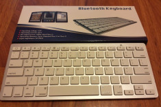 **PROMOTIE** Mini Tastatura fara fir Bluetooth tastatura Apple IPhone iPad IMAC PS3, Symbian, Android. LIVRARE GRATUITA prin posta ! foto
